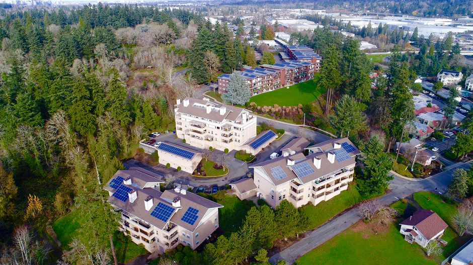 https://www.roofportland.com/wp-content/uploads/Waverly-Green-Apartments-1.png